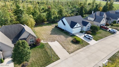 335 Copper Crk, Amherst, OH, 44001-2842 | Card Image