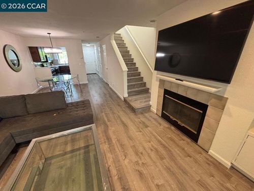 250-2590 Oak Rd, Walnut Creek, CA, 94597-7827 | Card Image
