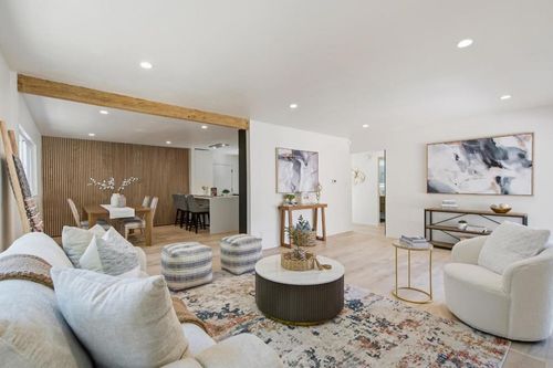 10910 Glen Artney St, Oakland, CA, 94605-5611 | Card Image