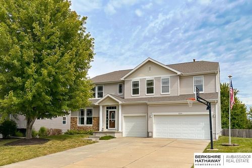 2241 Glacier Dr, Papillion, NE, 68046-3260 | Card Image