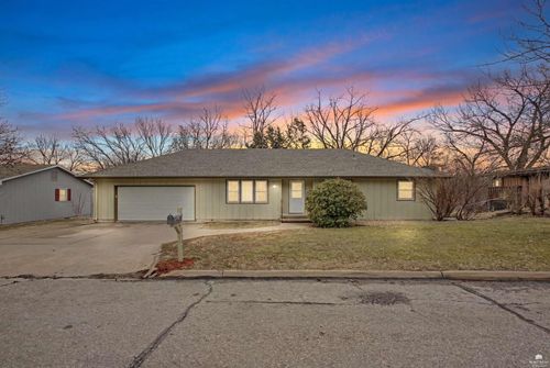 2817 Arbor Dr, Manhattan, KS, 66503-3101 | Card Image