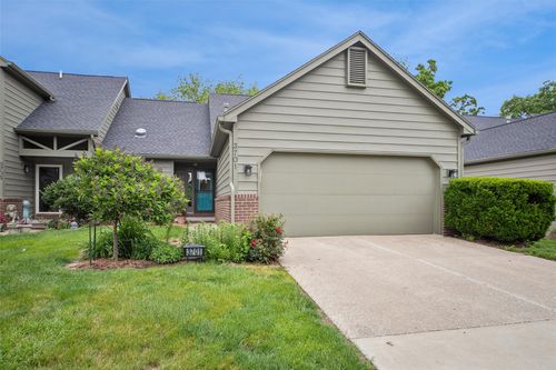 3701 Oak Creek Pl, West Des Moines, IA, 50265-7968 | Card Image