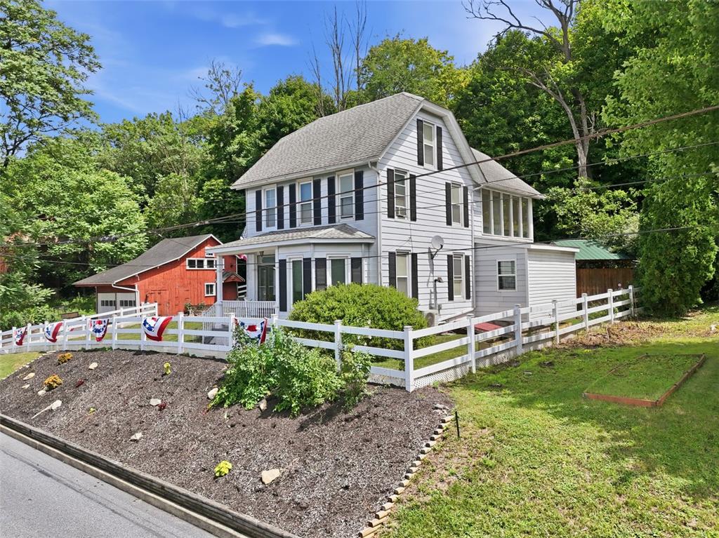 Residential in Walnutport Boro 3
