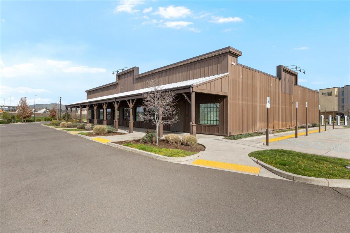Commercial Lease in Medford