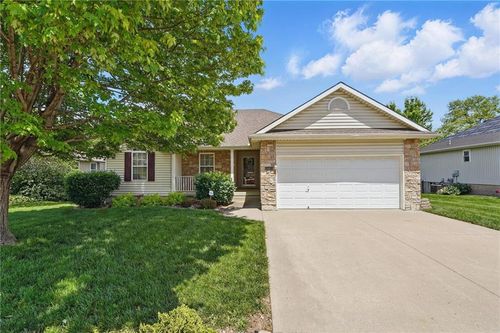 1010 Granada Dr, Raymore, MO, 64083-8277 | Card Image