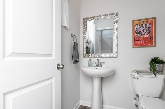 Half bathroom | Image 9