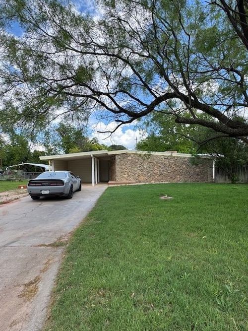 1057 Westridge Dr, Abilene, TX, 79605-3761 | Card Image
