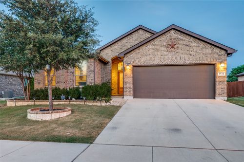 1133 Belsay Ln, Saginaw, TX, 76131-2271 | Card Image