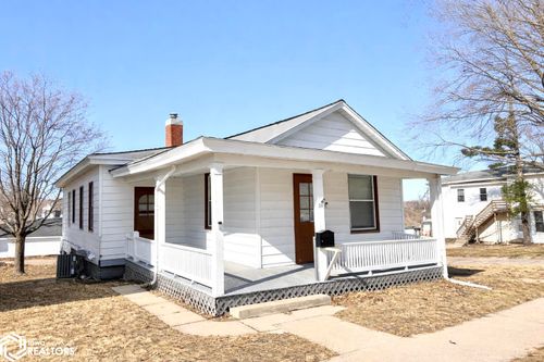 235 S 8th St, Burlington, IA, 52601-5756 | Card Image