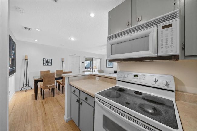 8H - 1133 Breezy Way, Condo with 2 bedrooms, 2 bathrooms and null parking in Sebastian FL | Image 13