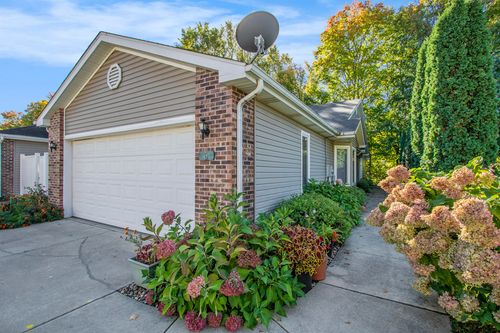 6 Victoria Cir, La Porte, IN, 46350-5497 | Card Image