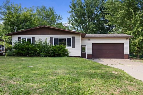 460 Center St, Dakota, MN, 55925-7142 | Card Image