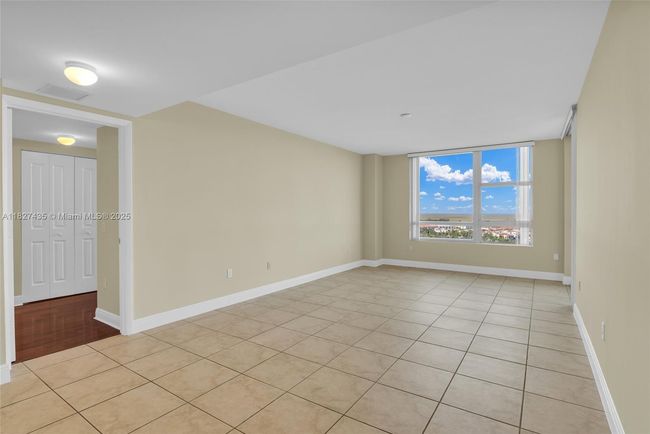 APT-1903S - 2681 N Flamingo Rd, Condo with 2 bedrooms, 2 bathrooms and null parking in Sunrise FL | Image 10