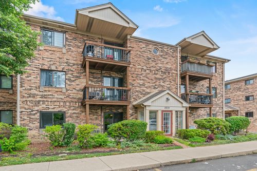 apt-b-2215 Nichols Rd, Arlington Heights, IL, 60004-1245 | Card Image