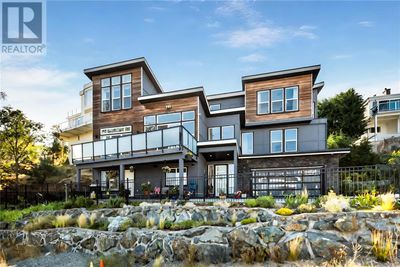 687 Leeview Lane, House other with 6 bedrooms, 4 bathrooms and 5 parking in Victoria BC | Image 1