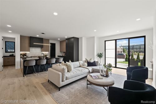 907 Ann St, Birmingham, MI, 48009-1743 | Card Image