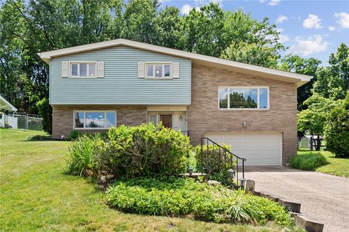 198 Longvue Dr, Pittsburgh, PA, 15237-2261 | Card Image