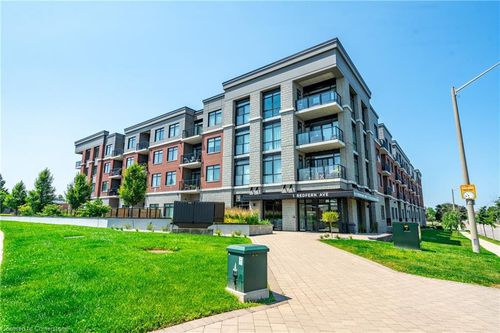 329-1 Redfern Ave, Hamilton, ON, L9C0E6 | Card Image