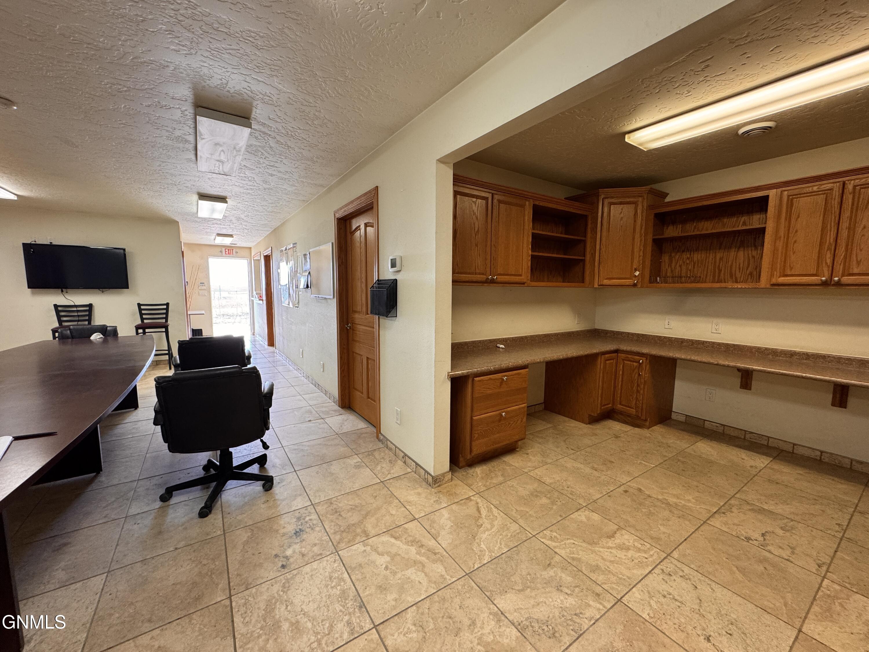 Commercial Lease in Alexander 3