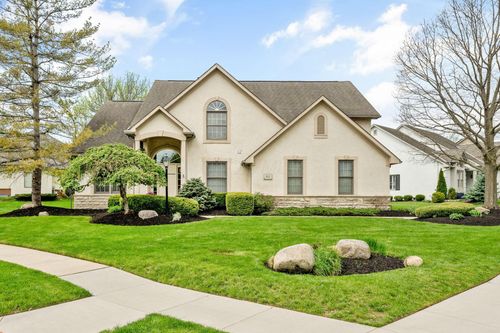 912 Linworth Village Dr, Columbus, OH, 43235-5022 | Card Image