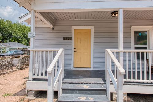 3201 Adelia St, Houston, TX, 77026-6209 | Card Image