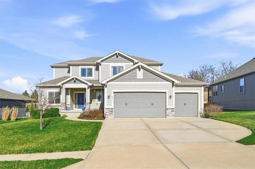 851 Creekmoor Pond Ln, Raymore, MO, 64083-8382 | Card Image