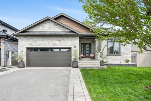 42 Granite St, Rockland, ON, K4K0H8 | Card Image
