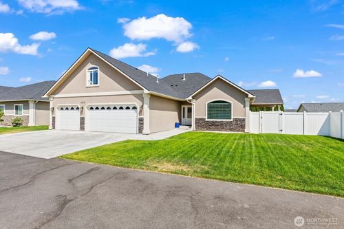 1005 Sawyer Pl, Yakima, WA, 98908-5910 | Card Image