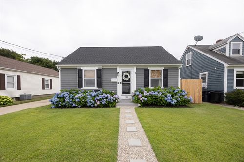 121 Fuller St, Pawtucket, RI, 02861-3016 | Card Image