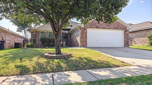 10820 Middleglen Rd, Haslet, TX, 76052-5157 | Card Image