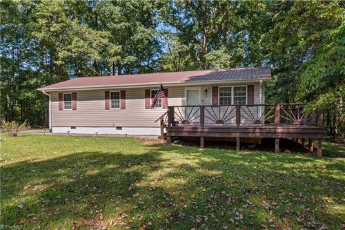 8800 Circle Dr, Rural Hall, NC, 27045-9411 | Card Image