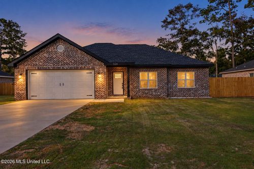 524 Plum St, Ocean Springs, MS, 39564-8442 | Card Image