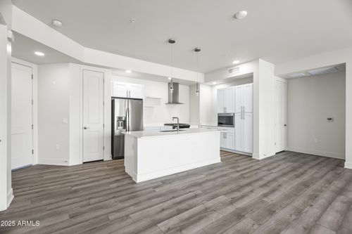 6015-3131 N Central Ave, Phoenix, AZ, 85012-2789 | Card Image