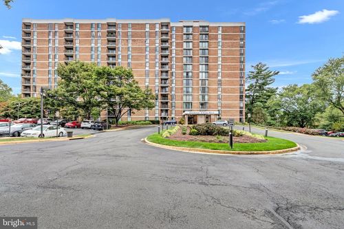 1201-2300 Pimmit Dr, FALLS CHURCH, VA, 22043-2830 | Card Image