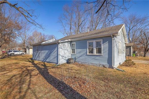 304 South St, Harrisonville, MO, 64701-3041 | Card Image