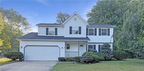 1050 Oak St, Medina, OH, 44256-4044 | Card Image
