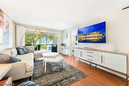 207-250 7th Ave S, NAPLES, FL, 34102-6882 | Card Image