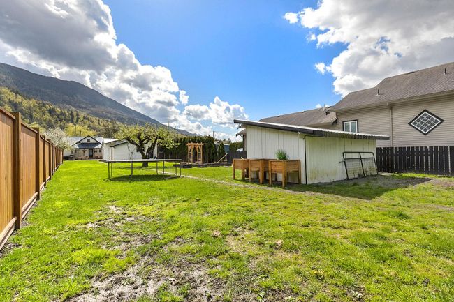 42739 Yarrow Central Road, House other with 3 bedrooms, 1 bathrooms and 6 parking in Yarrow BC | Image 32