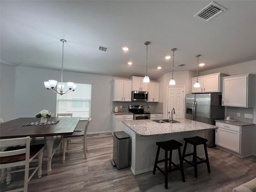 212 Bainbridge Rd, Temple, TX, 76502-2069 | Card Image