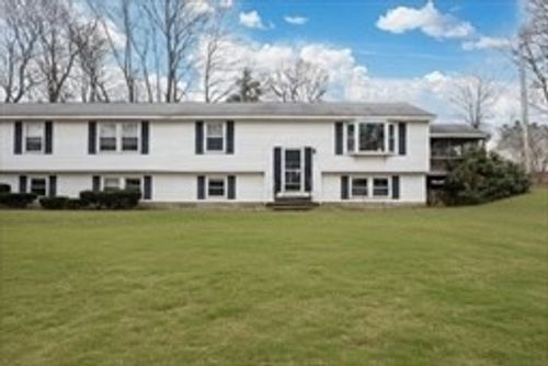 138 Howe St, Marlborough, MA, 01752-2866 | Card Image