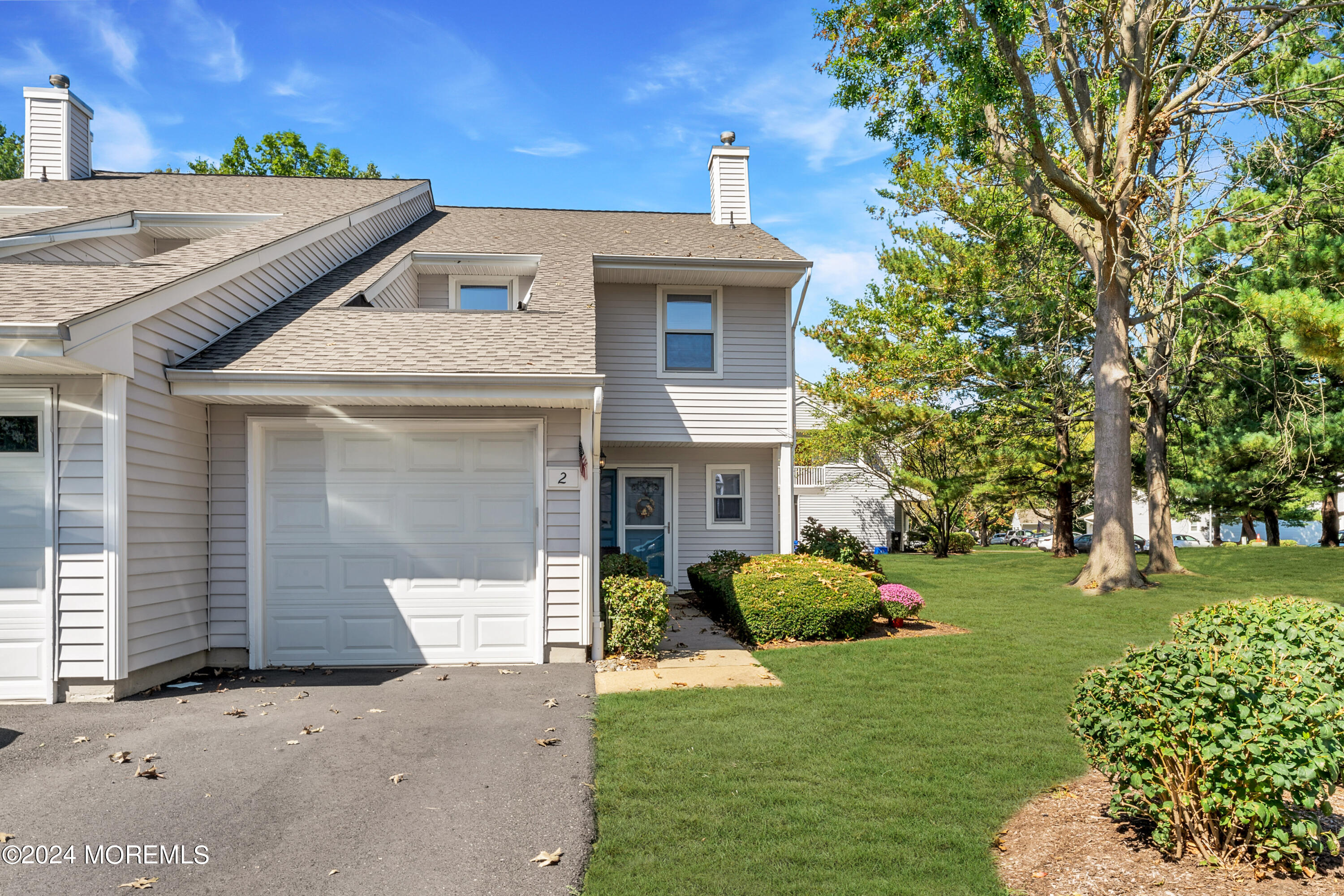 Tall Oaks Ct, Parlin, NJ 08859