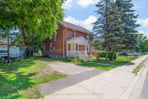 31 Canrobert St N, Campbellford, ON, K0L1L0 | Card Image
