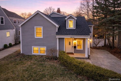 1834 Fairview St, Birmingham, MI, 48009-1150 | Card Image