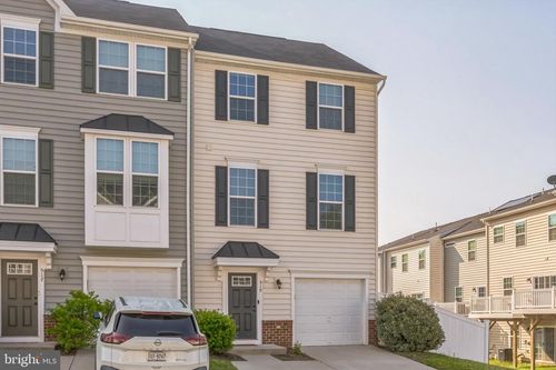 519 Streamview Dr, FREDERICKSBURG, VA, 22405-1241 | Card Image