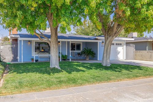 2027 Shasta St, Mojave, CA, 93501-1744 | Card Image