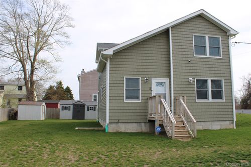 2 Lafayette Dr, Shirley, NY, 11967-4111 | Card Image