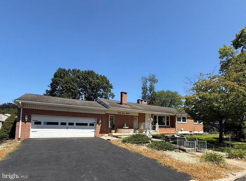 3715 Rosewood Ave, Muhlenberg Township, PA, 19605-1329 | Card Image
