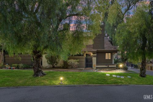 apt-5-3301 Columbus St, Bakersfield, CA, 93306-2770 | Card Image