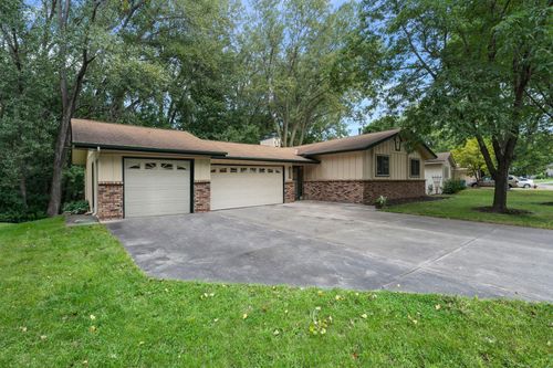 11304 Red Fox Dr, Maple Grove, MN, 55369-6331 | Card Image