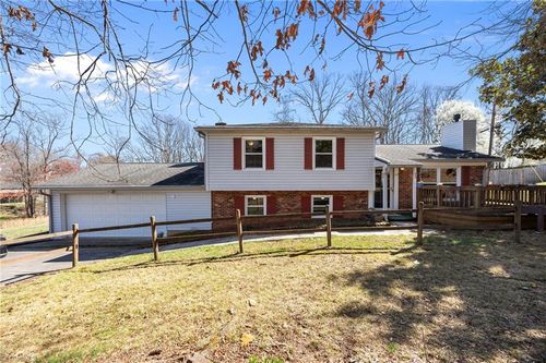 112 Logan Ct, King, NC, 27021-9405 | Card Image